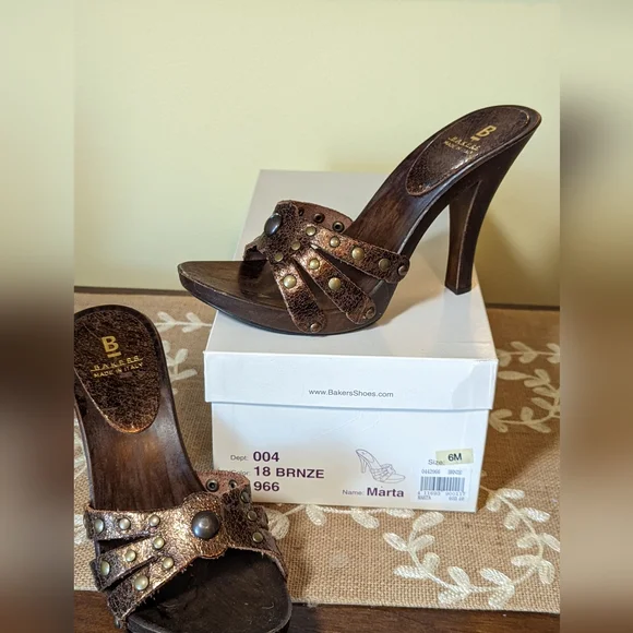 Vintage Bakers Italian leather slip on heels. Size 6. NWT, original box. - Picture 3 of 6